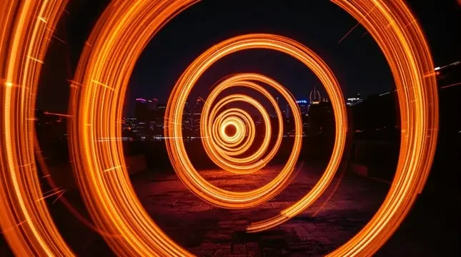 光绘延时摄影：夜色中画下星河